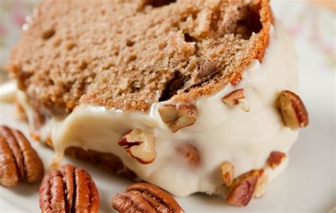 Easy Butter Pecan Cream Cheese Icing for Cake | Vitacost Blog