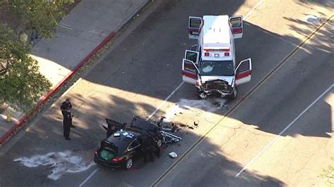 Patient Dies After Ambulance Crashes – NBC Los Angeles