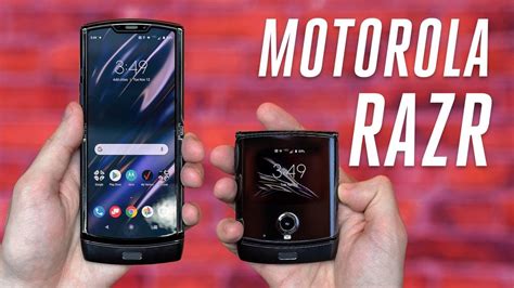 The Motorola Razr Flip Phone Is Back for 2020