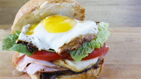 Uruguayan Chivito Sandwich Recipe - QueRicaVida.com