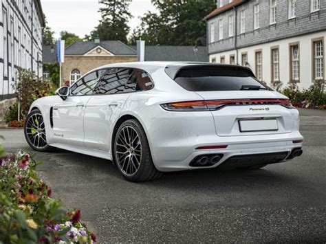 2022 Porsche Panamera Interior & Exterior Photos & Video - CarsDirect