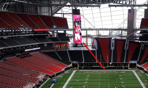 Tour the Atlanta Falcons' new stadium that replaced the Georgia Dome ...