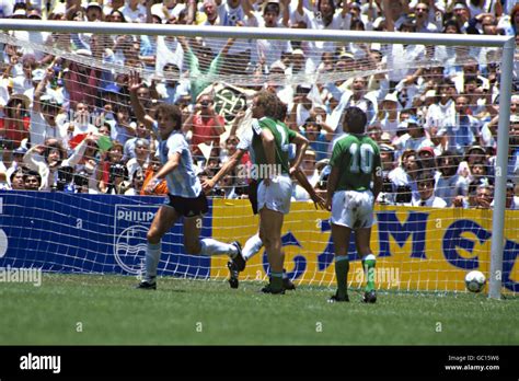 Argentinas oscar ruggeri no 19 celebrates the first goal hi-res stock ...