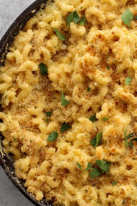 Crispy Baked Mac and Cheese with Bread Crumbs | Mighty MrsMighty Mrs