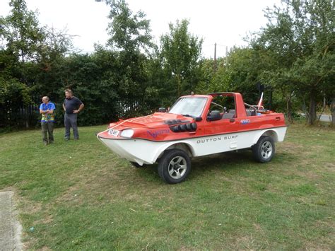 The Dutton Amphibious Car – The Thames and Medway Canal