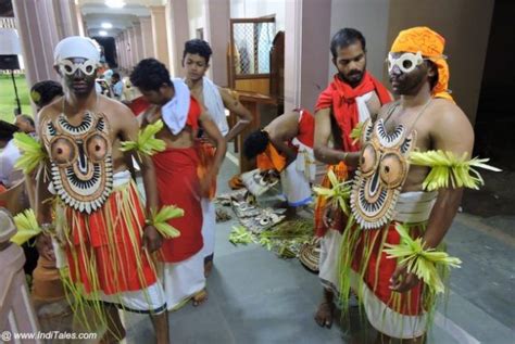 Padayani Temple Ritual Of Kerala To Pacify Bhagwathi - Inditales