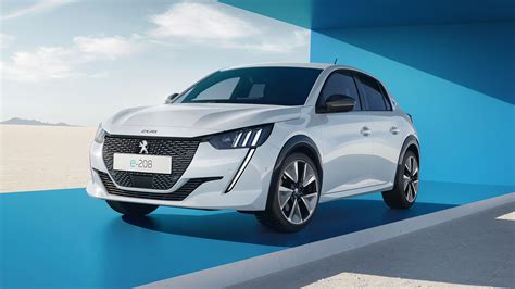 The Peugeot e-208 now has more range thanks to the new e-308 | Top Gear