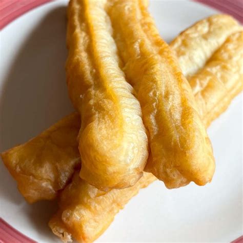 Simple Recipe for Vietnamese Fried Bread Sticks - Banh Quay (Patongko)