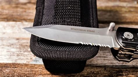 Pocket Knives with Serrated Blades: What are They Good for? – Knife Manual