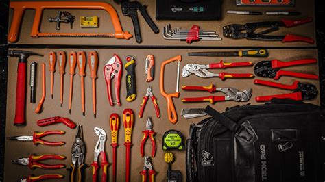 Best Electrician Tools: 32 Must-Have Essentials for Pros 2024