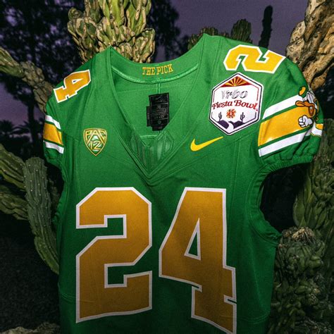 Oregon Football to Wear Throwback Uniforms in Fiesta Bowl vs. No. 23 ...