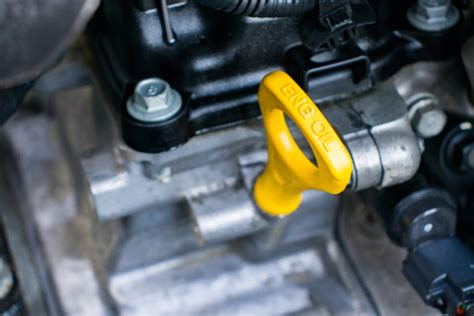 When Should You Change Your Car's Engine Oil? - Carservicing.sg