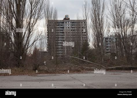 Chernobyl city now a ghost town of abandoned buildings where 50,000 ...