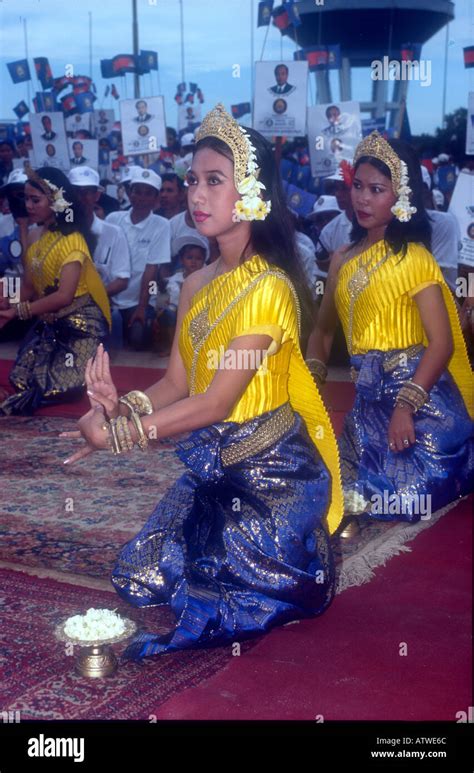 Royal Cambodian Ballet. Phnom Penh Cambodia Stock Photo - Alamy