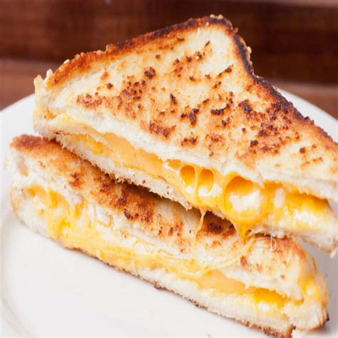 Egg And Cheese Grilled Sandwich Recipe: How to Make Egg And Cheese Grilled Sandwich