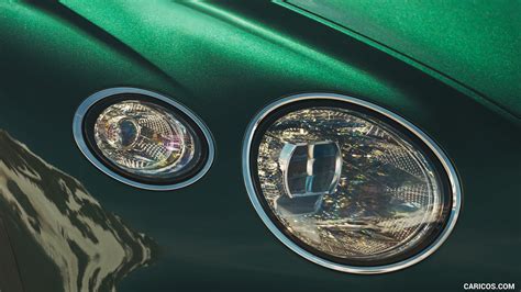 Bentley Continental GT | 2018MY (Color: Verdant) | Headlight