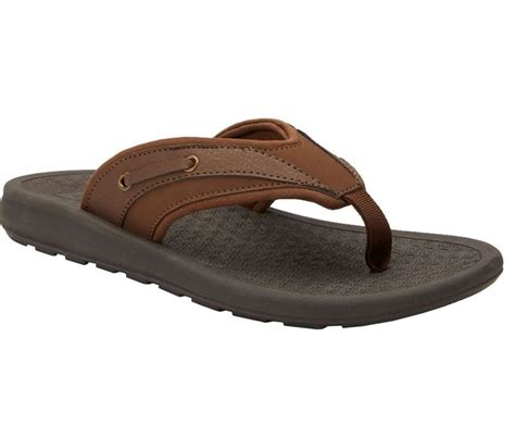 The Best Men’s Sandals That Actually Fit Wide Feet | Mens flip flops ...