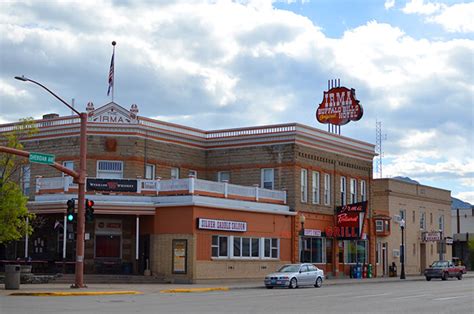 Irma Hotel: Wild West Fun in Buffalo Bill's Cody, Wyoming