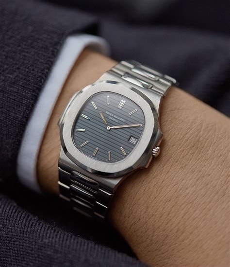 Patek Philippe Nautilus 3700/001 | Buy vintage Patek Philippe Nautilus ...