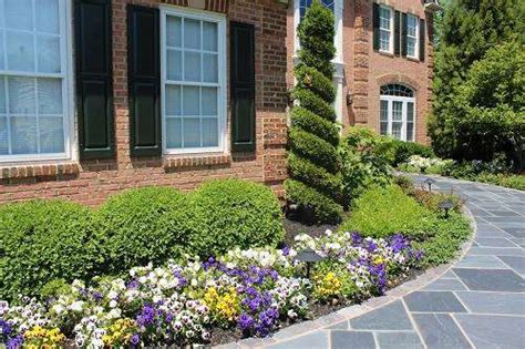 5 Landscaping Ideas to Improve Your Home’s Curb Appeal