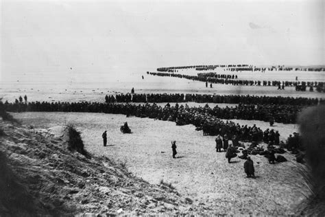 Dunkirk evacuation: Photos of 1940 rescue of Allied troops from beaches ...