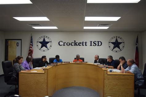 Crockett ISD Staff Receives Good News on First Day of School - The Messenger News