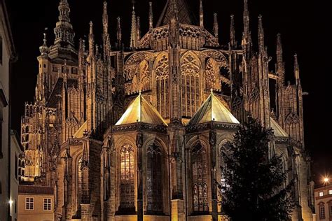 Prague Castle by Night Guided Tour 2024