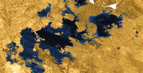 There are Ring-Like Formations Around the Lakes on Titan