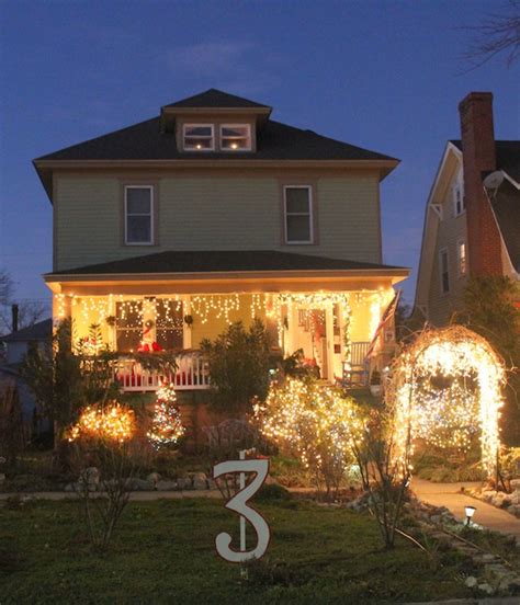 Abrahamians Win 3rd Place in Christmas House Decoration : Cape Charles Wave