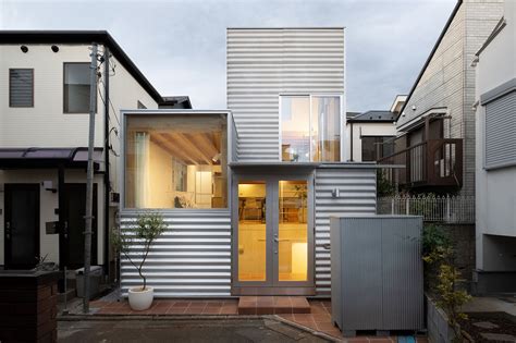 This Small House in the Big City Is Designed Around a Compact Footprint