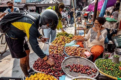 Trying Nepal Street Food | Kathmandu Food Tour - Traveltomtom.net