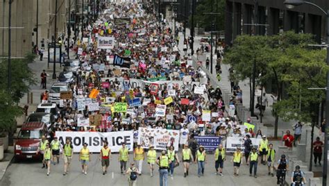 Thousands protest President Trump immigration policies in Chicago | FOX 29 Philadelphia