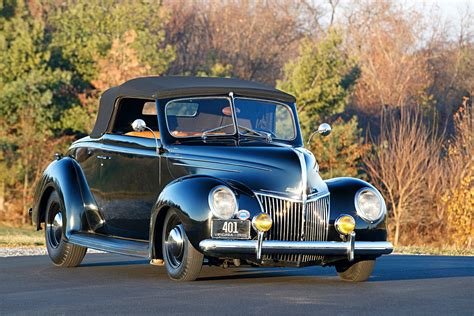 Innocent-Looking 1939 Ford Convertible Coupe Flat Hauls Thanks to Hemi Power