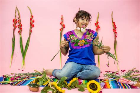 'Flores Políticos' Photos Highlight Oaxacan Culture and Break Down ...