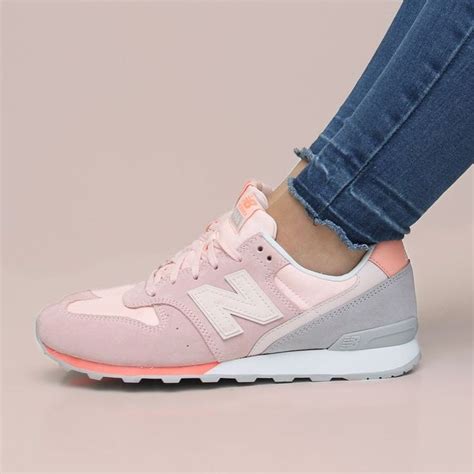 New Balance | Sneakers fashion, Casual sneakers women, Outfit shoes