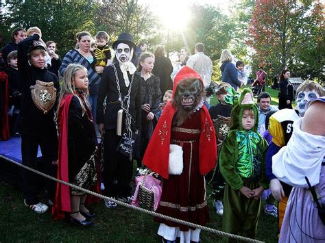 PA Ren Faire Costume Contest | Costume contest, Ren faire costume, Costumes