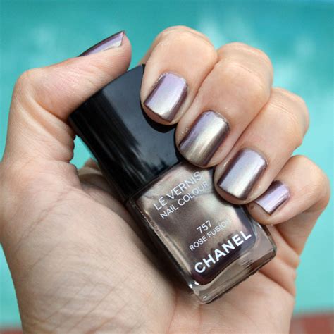 Chanel Rose Fusion nail polish holidays 2015 review | Bay Area Fashionista