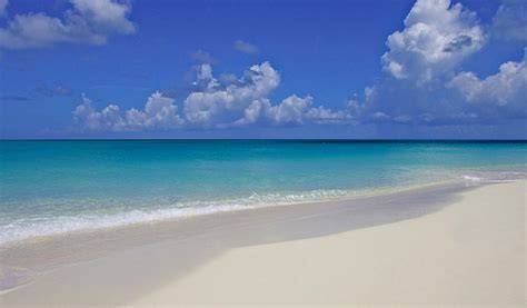 Living in Grace Bay, Turks and Caicos Islands • Turks and Caicos Real ...