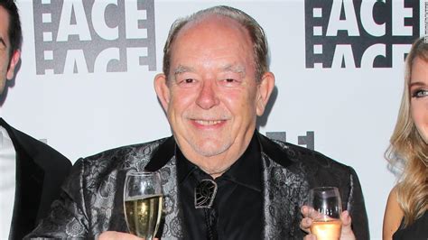 Robin Leach, 'Lifestyles of the Rich and Famous' host, dies at 76 - CNN