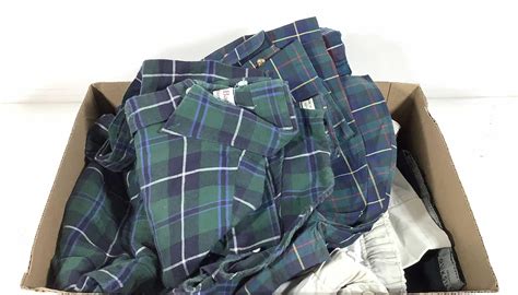 Lot - (5) Men's Clothes, Plaid Shirts, Bottoms