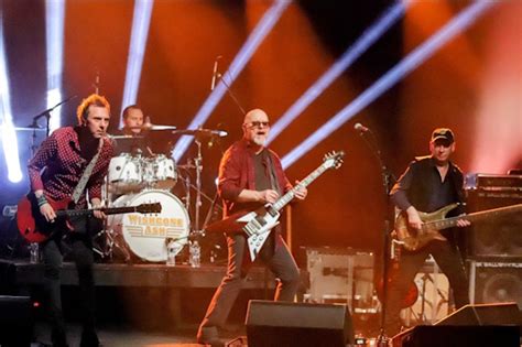 WISHBONE ASH Announces New Live Album, 'Live Dates Live' - BLABBERMOUTH.NET