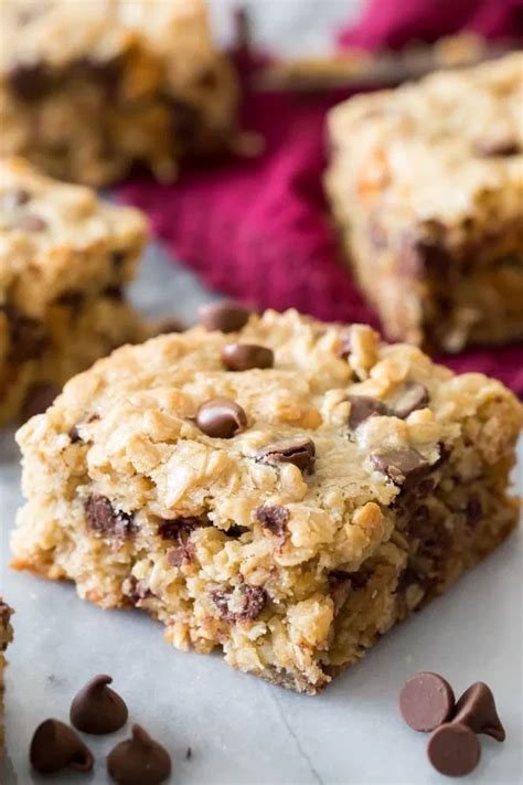 I love these OATMEAL COOKIE BARS! Hearty and packed with chocolate, these are so good! # ...