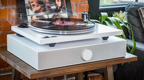 The SpinBase Speaker Sits Under Your Turntable