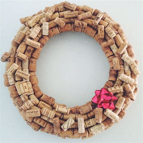 18 DIY Ideas to Make Wine Cork Wreaths