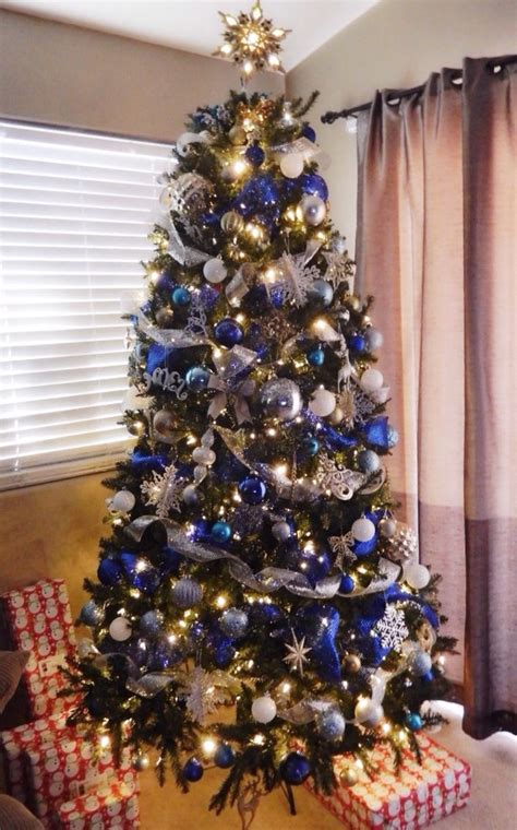 Christmas Tree : Blue, Silver, White and Gold with Mesh Ribbon | Blue christmas tree decorations ...