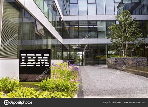 IBM company logo on headquarters building – Stock Editorial Photo © josekube #154573360