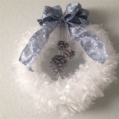 Plastic bag wreath | things to create | Pinterest