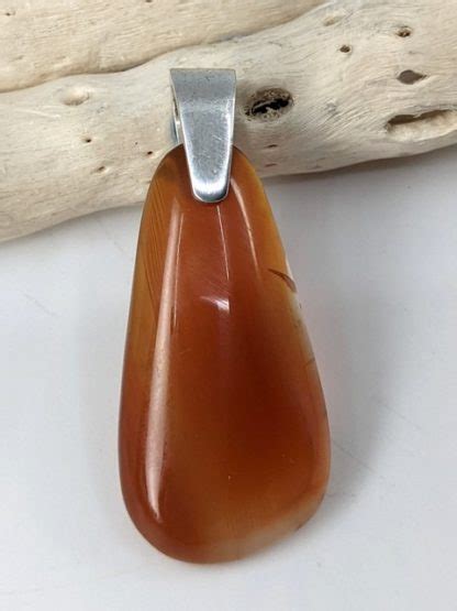 Carnelian Pendant – Crystal Ocean