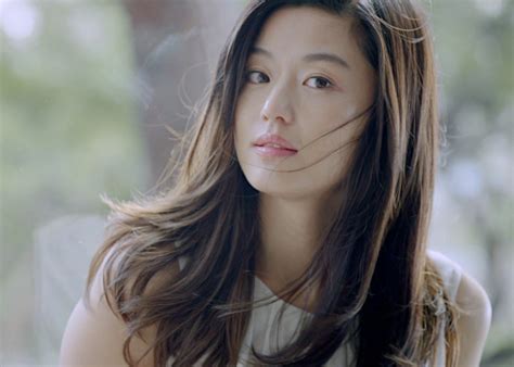 Photos of young Jun Ji Hyun with no makeup reveal how she naturally looks - Koreaboo