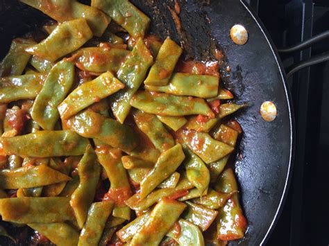 braised romano beans with tomatoes